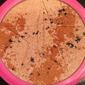 JEFFREE STAR “MYSTERY FROST” SKIN FROST